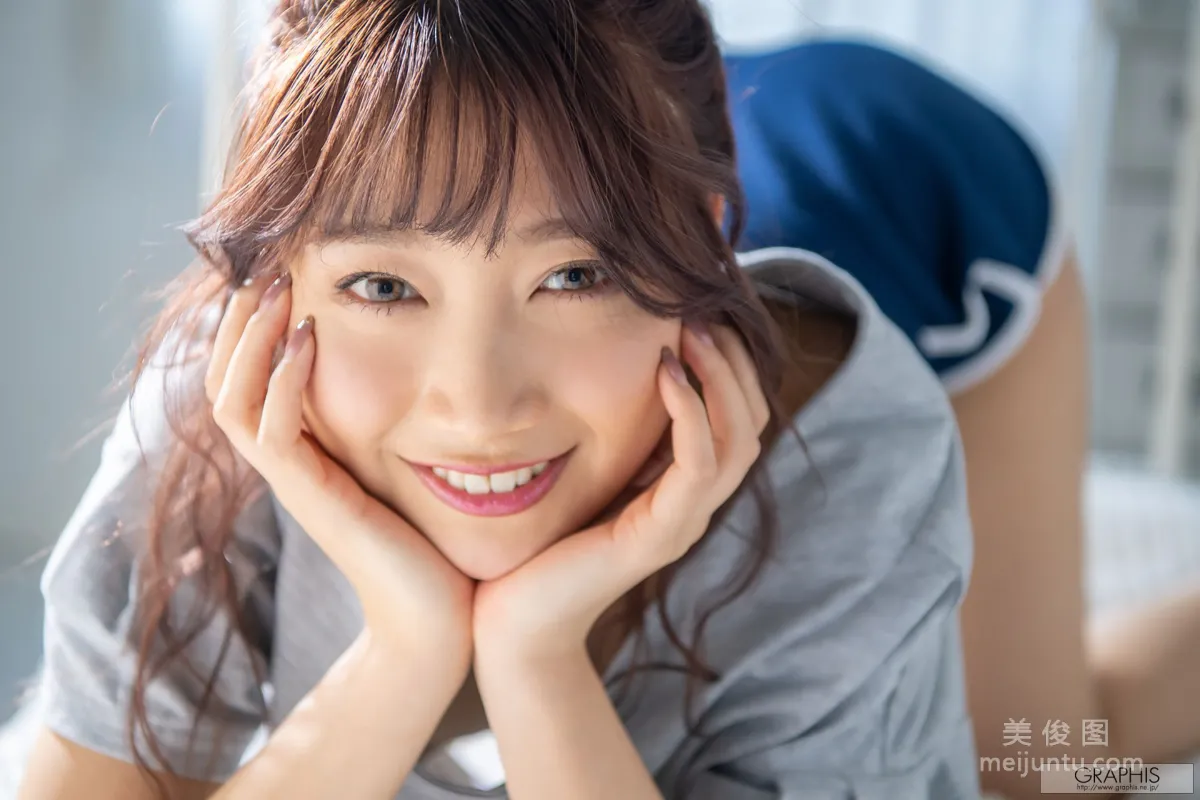 Anna Kami: Graphis Angel Smile photo 57