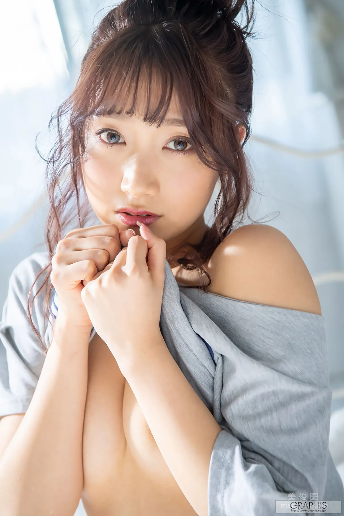 Anna Kami: Graphis Angel Smile photo 63