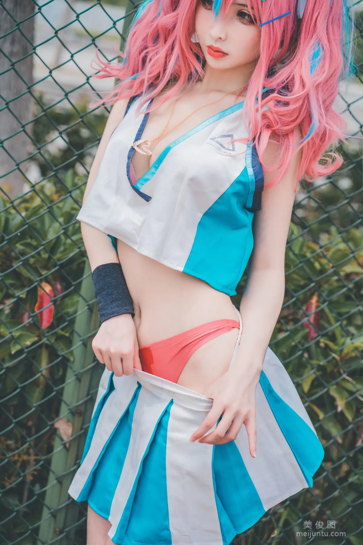 COS Feature Liang Liangzi Bremerton Photo Set photo 19