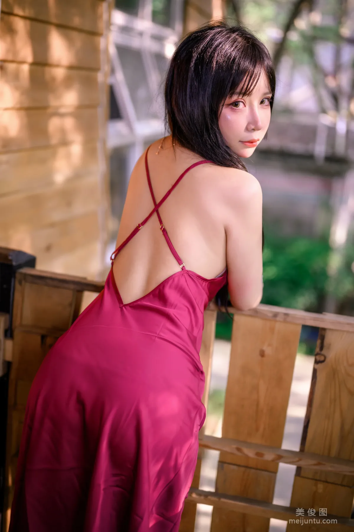 二次元妹子抱走莫子aa 《室外性感》 寫真集 26