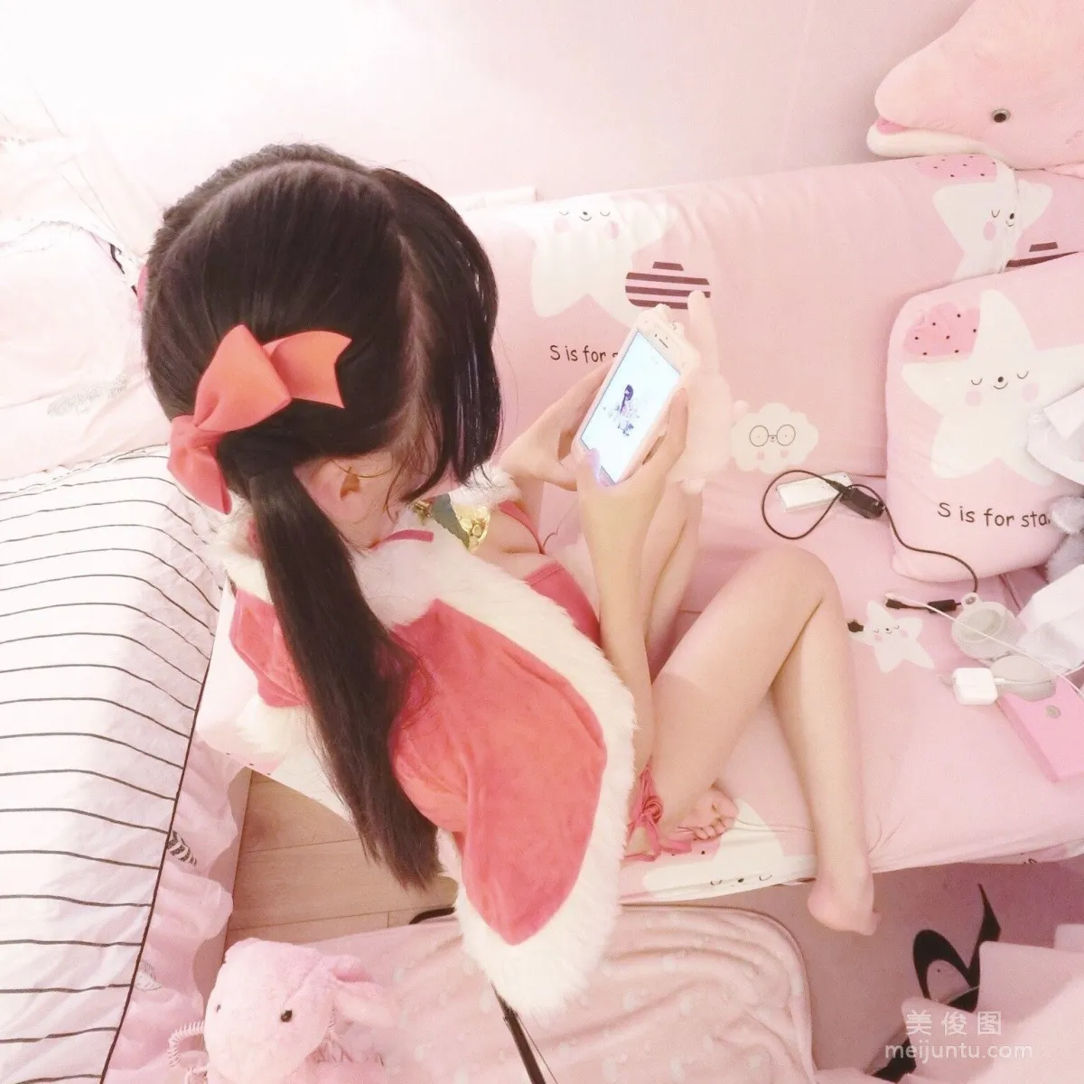 Si Miao: Web Idols photo 2
