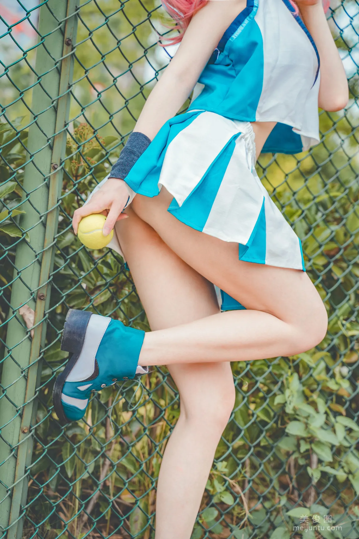 COS Feature Liang Liangzi Bremerton Photo Set photo 13