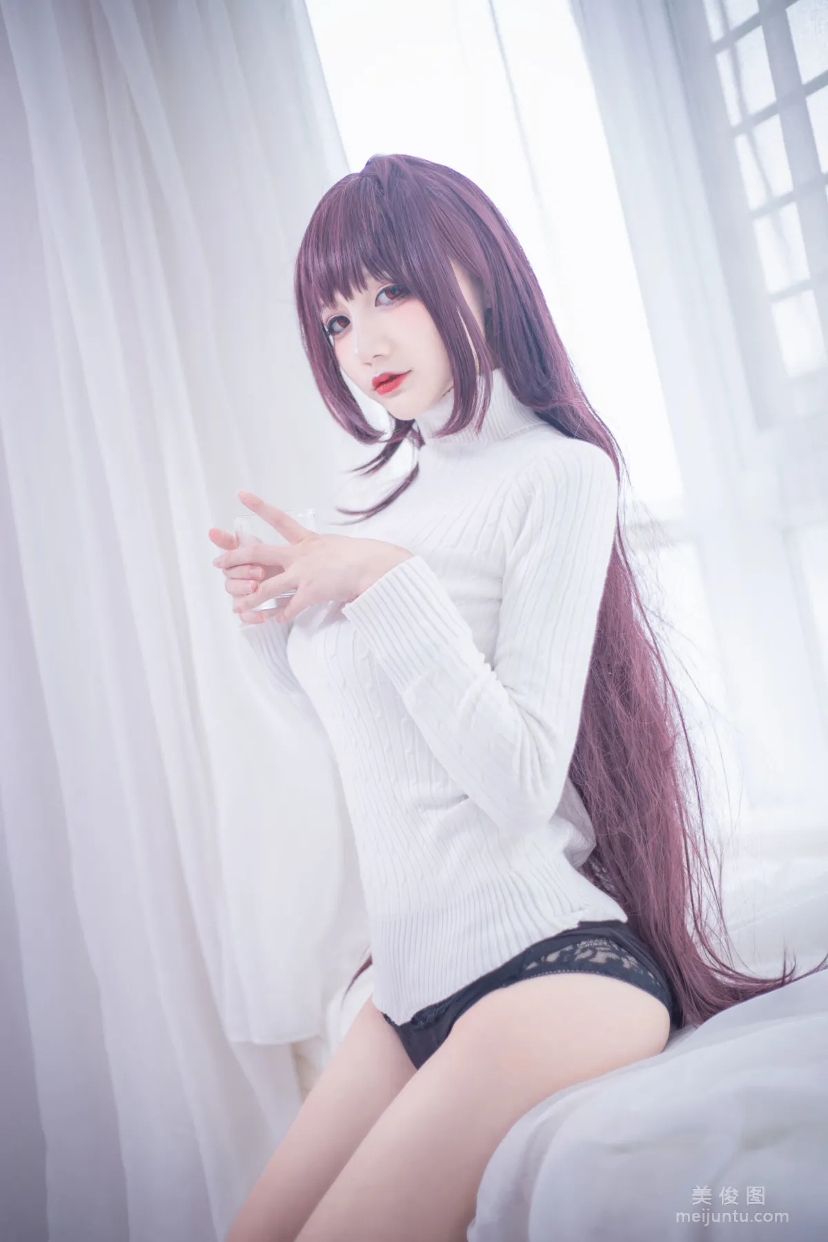 [COS Bonus] Xianjiu Airi 'Scathach Sweater' Photo Set photo 8