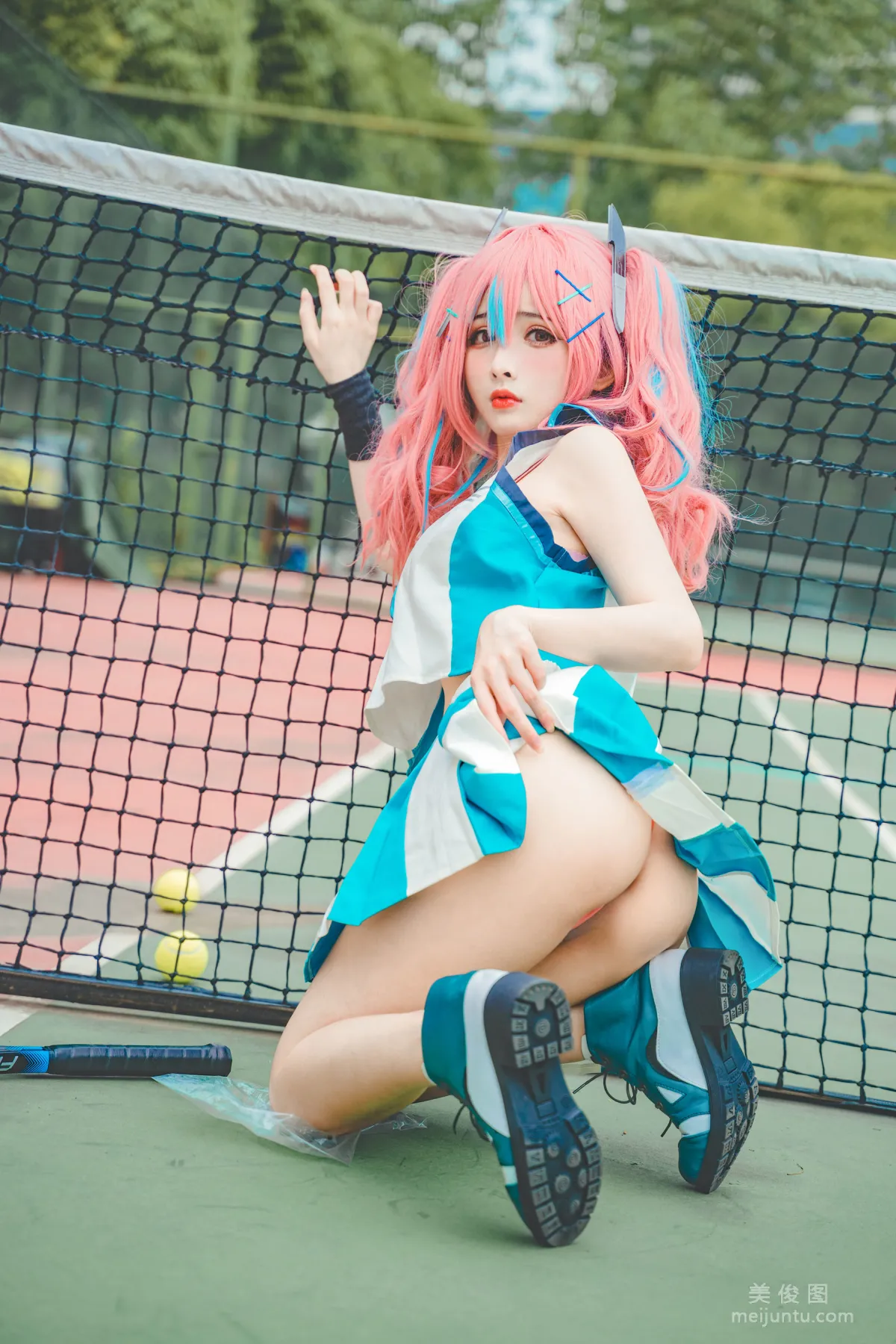 COS Feature Liang Liangzi Bremerton Photo Set photo 3