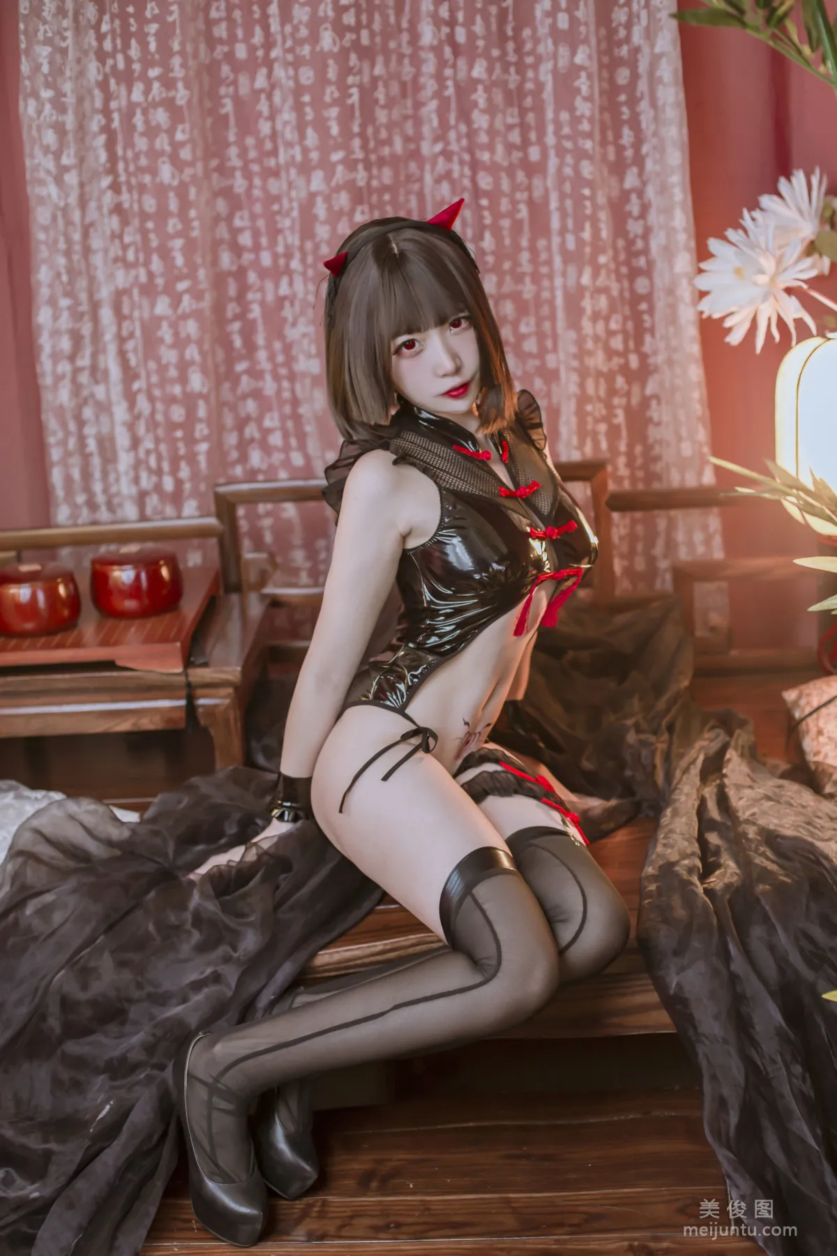 人气Coser二佐Nisa 《中华风小恶魔》 写真集2