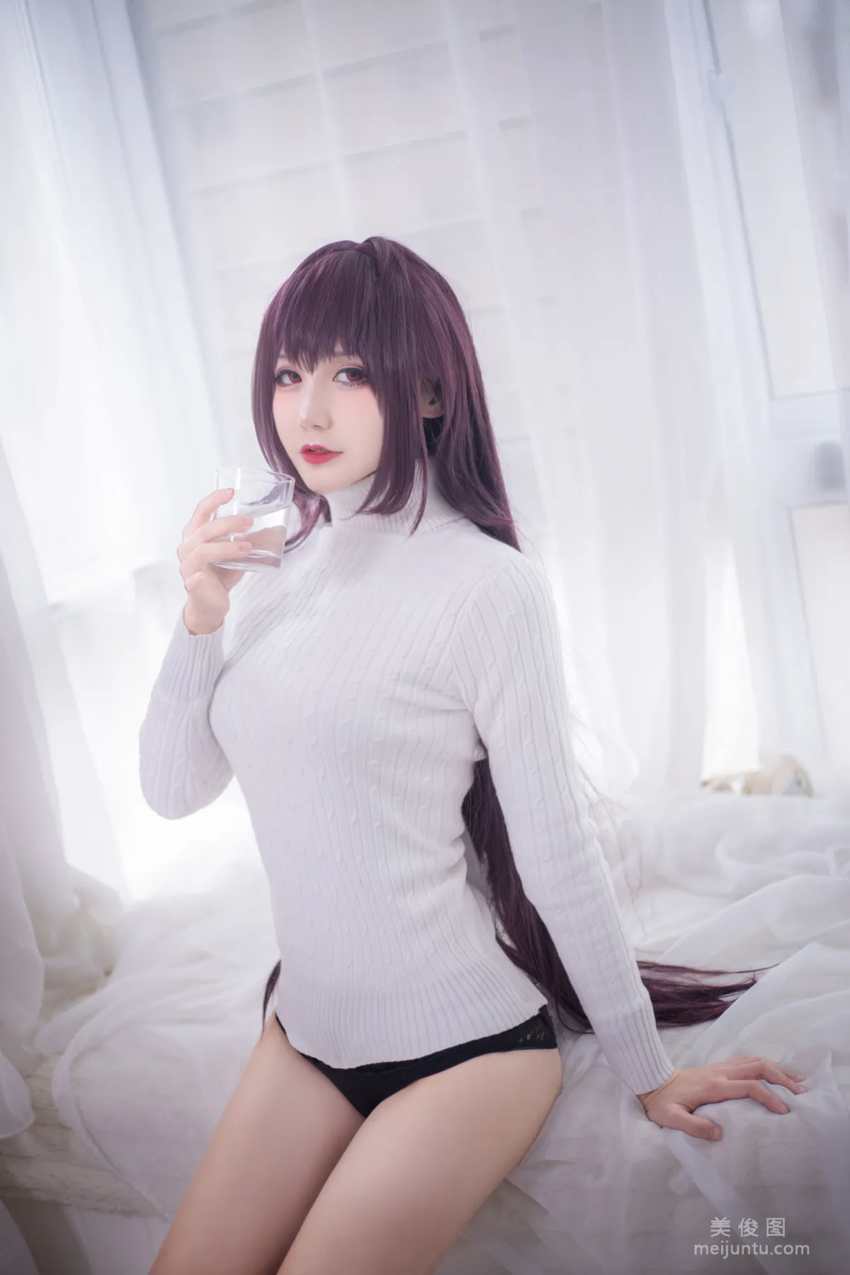 [COS Bonus] Xianjiu Airi 'Scathach Sweater' Photo Set photo 6