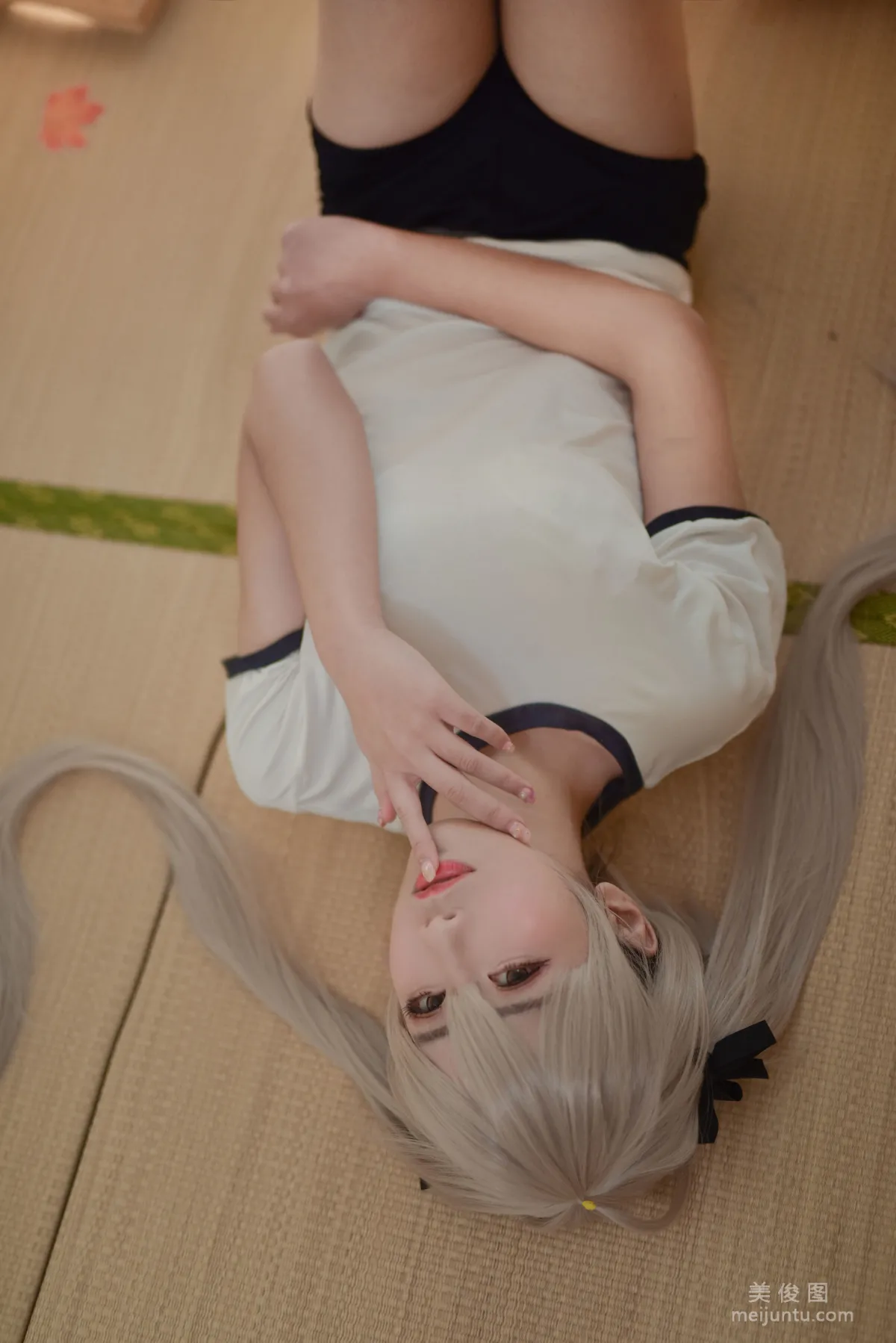 Jiuqu Jean: Web Idols photo 4
