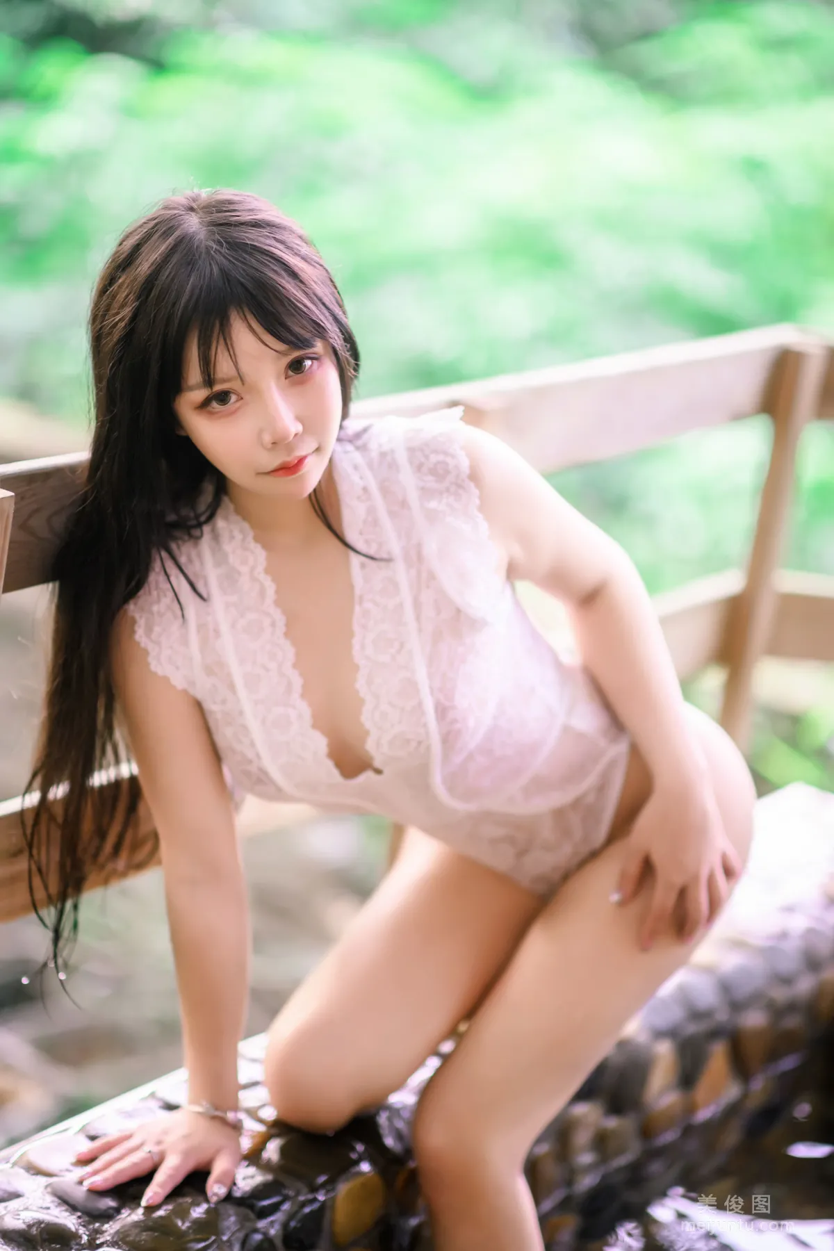 二次元妹子抱走莫子aa 《室外性感》 寫真集 45