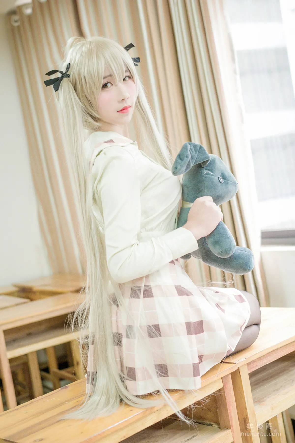 Jiuqu Jean: Web Idols photo 15