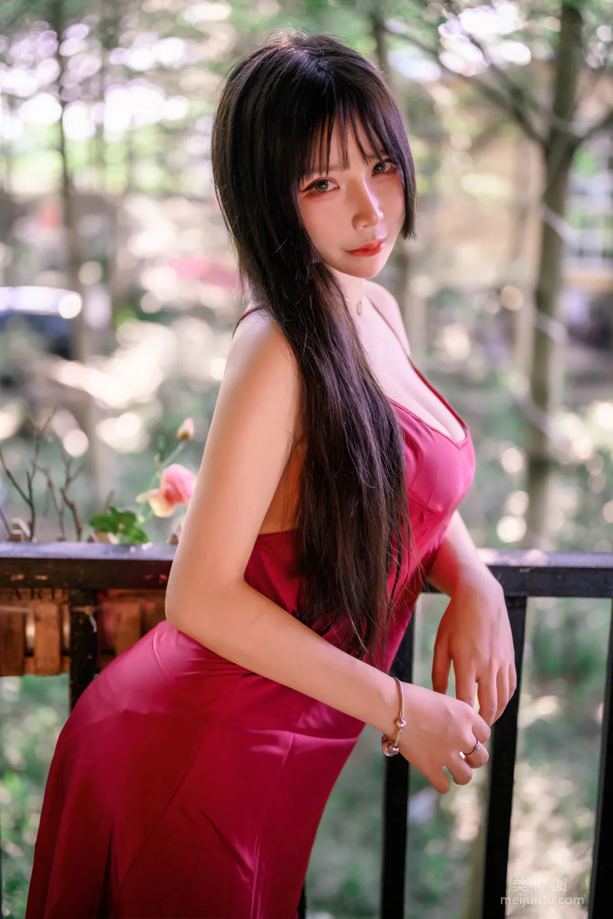 二次元妹子抱走莫子aa 《室外性感》 寫真集 21