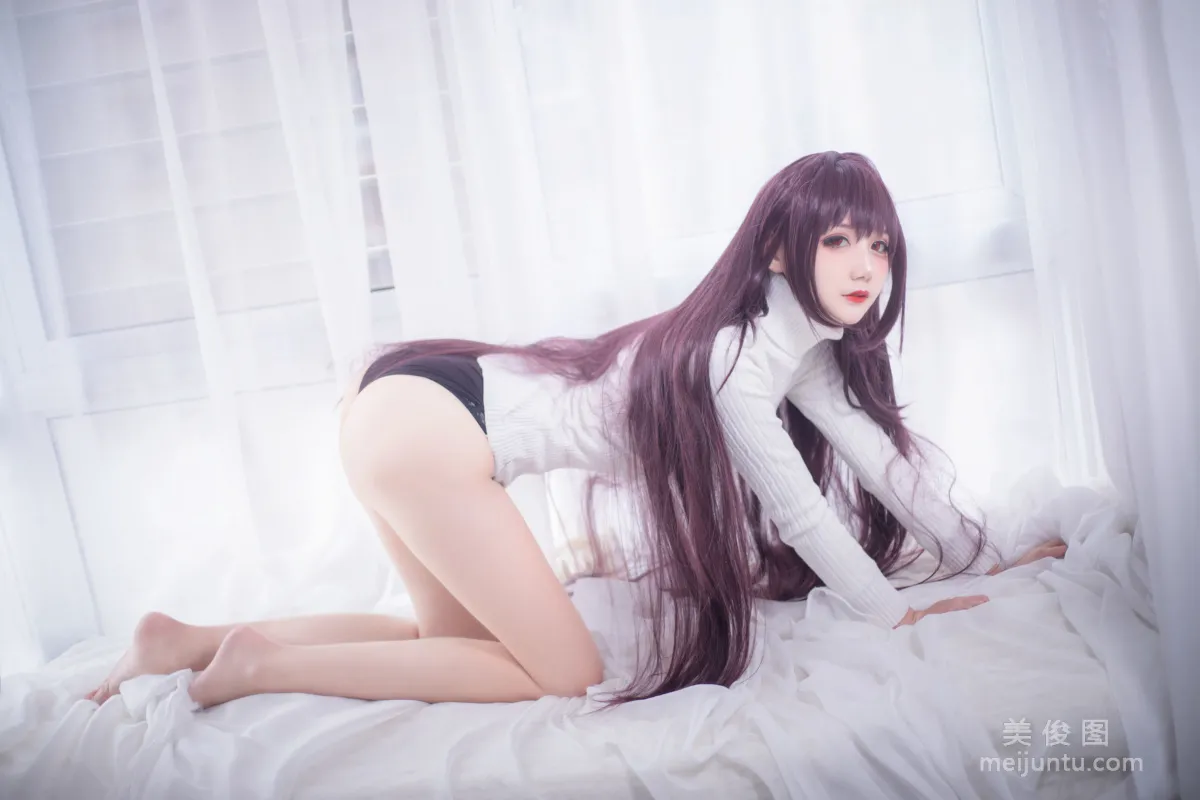 [COS Bonus] Xianjiu Airi 'Scathach Sweater' Photo Set photo 2