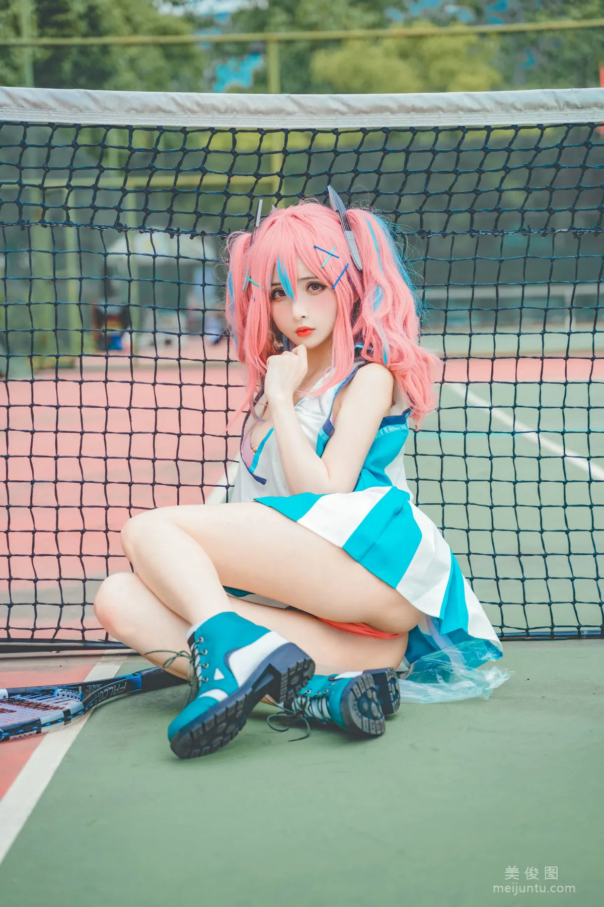 COS Feature Liang Liangzi Bremerton Photo Set photo 4