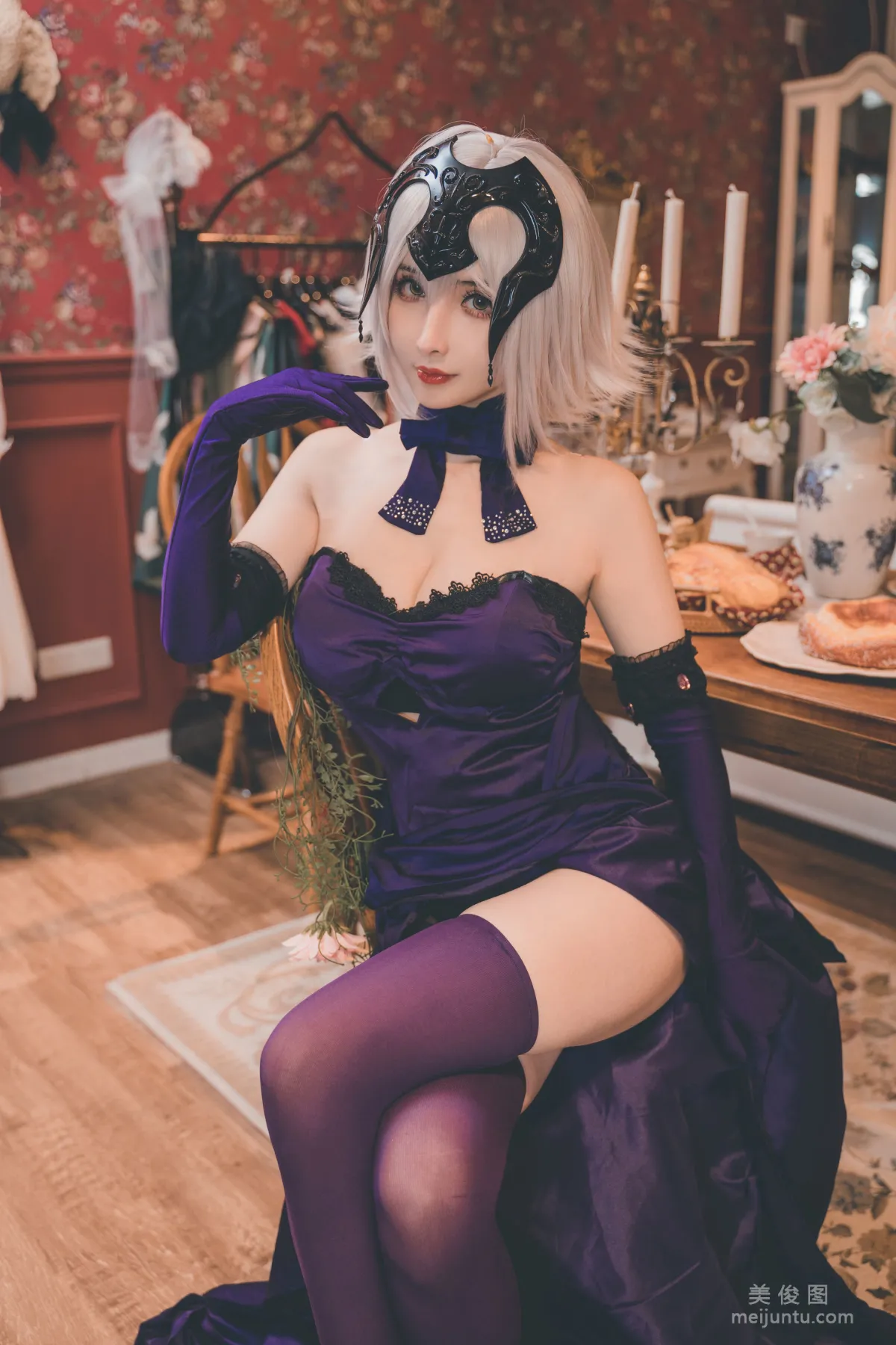 COS Welfare Liang Liangzi "Drunk Zhen" Photo Set photo 2