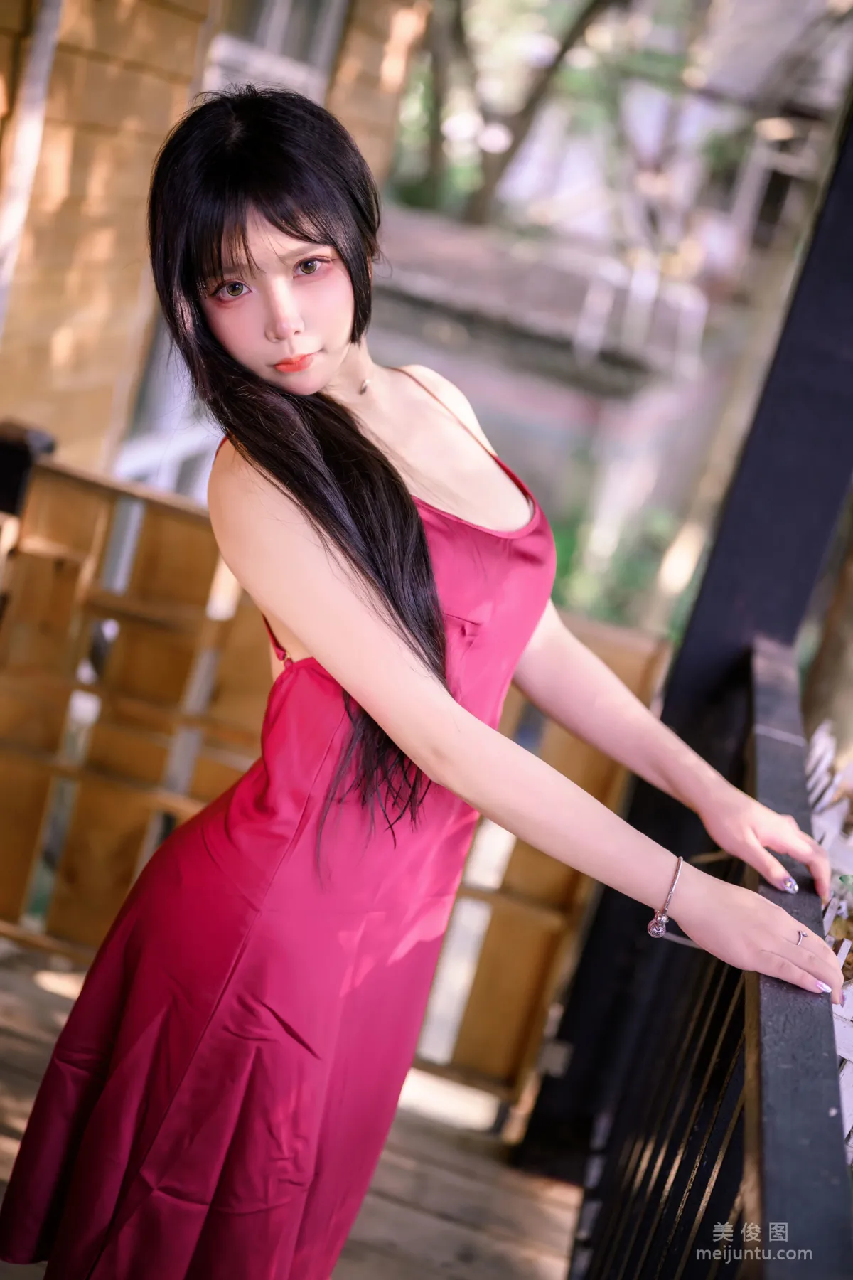 二次元妹子抱走莫子aa 《室外性感》 寫真集 24