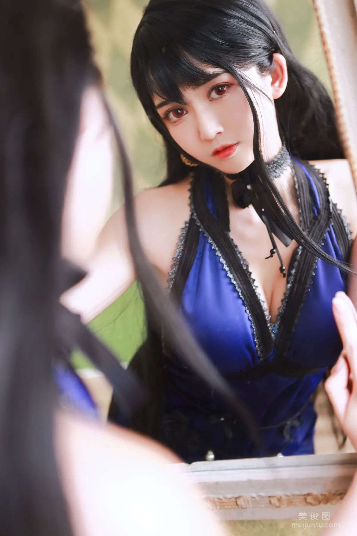 超人气Coser鳗鱼霏儿 《蒂法礼服》 写真集11