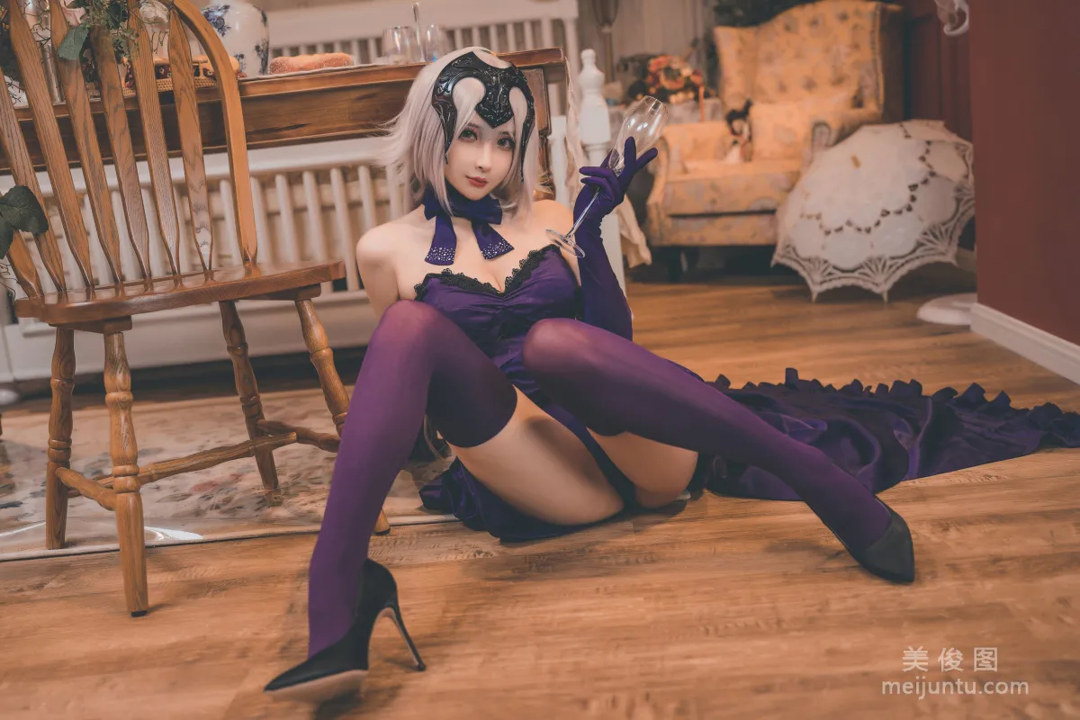 COS Welfare Liang Liangzi "Drunk Zhen" Photo Set photo 12
