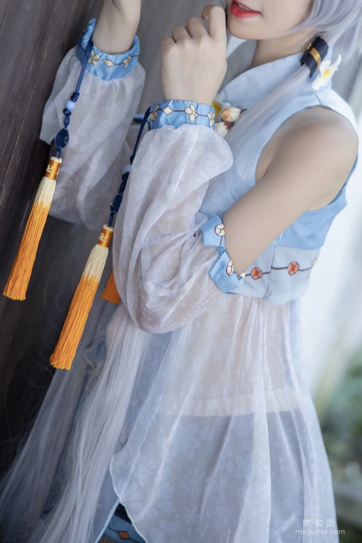 [Cosplay] Anime Blogger Nantao Momoko, Luo Tianyi Flower Language Enchanting, Photo Set photo 5