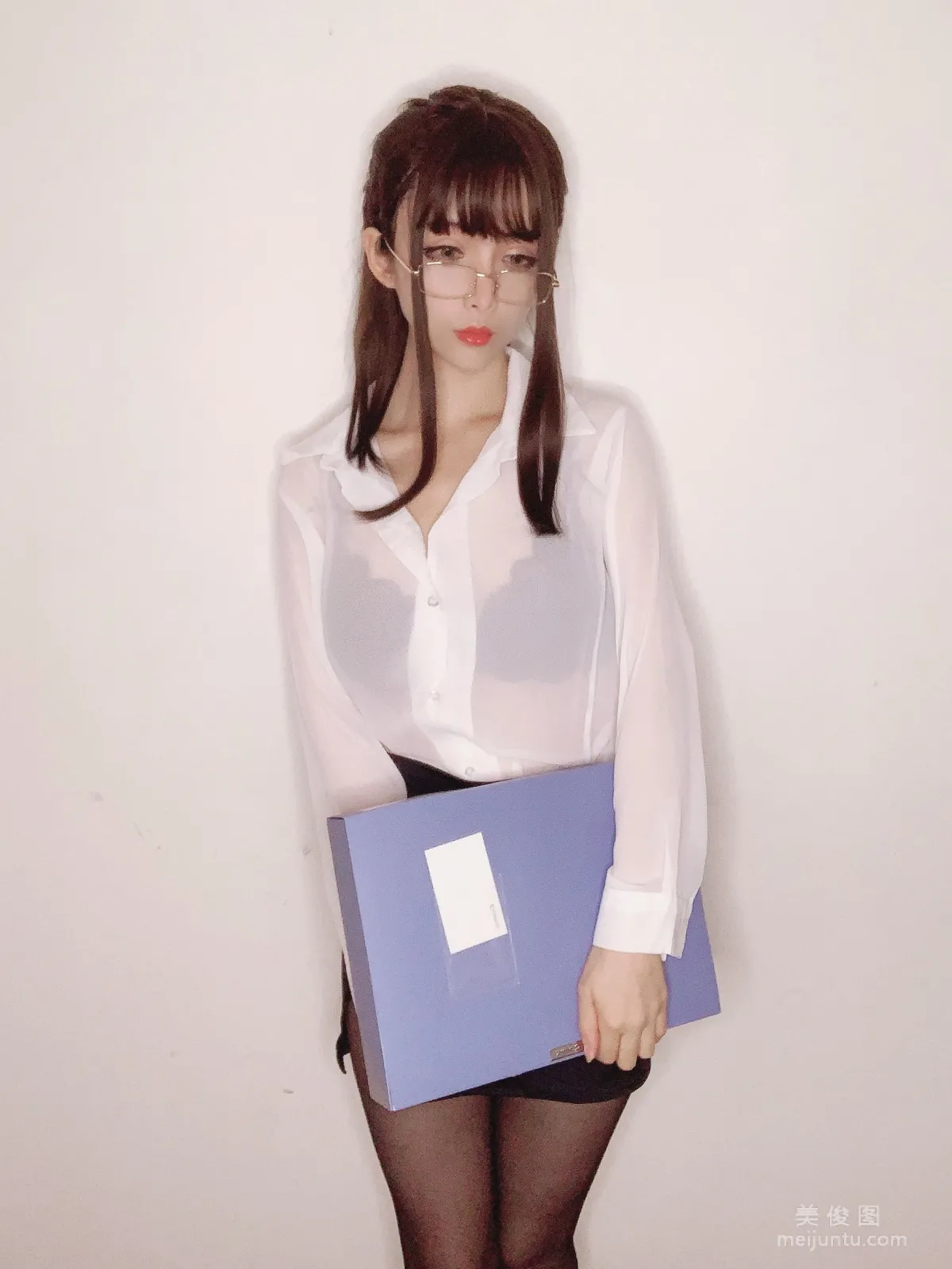 [COS Bonus] COS Bonus rioko Liang Liangzi Teacher Selfie Photo Set photo 14
