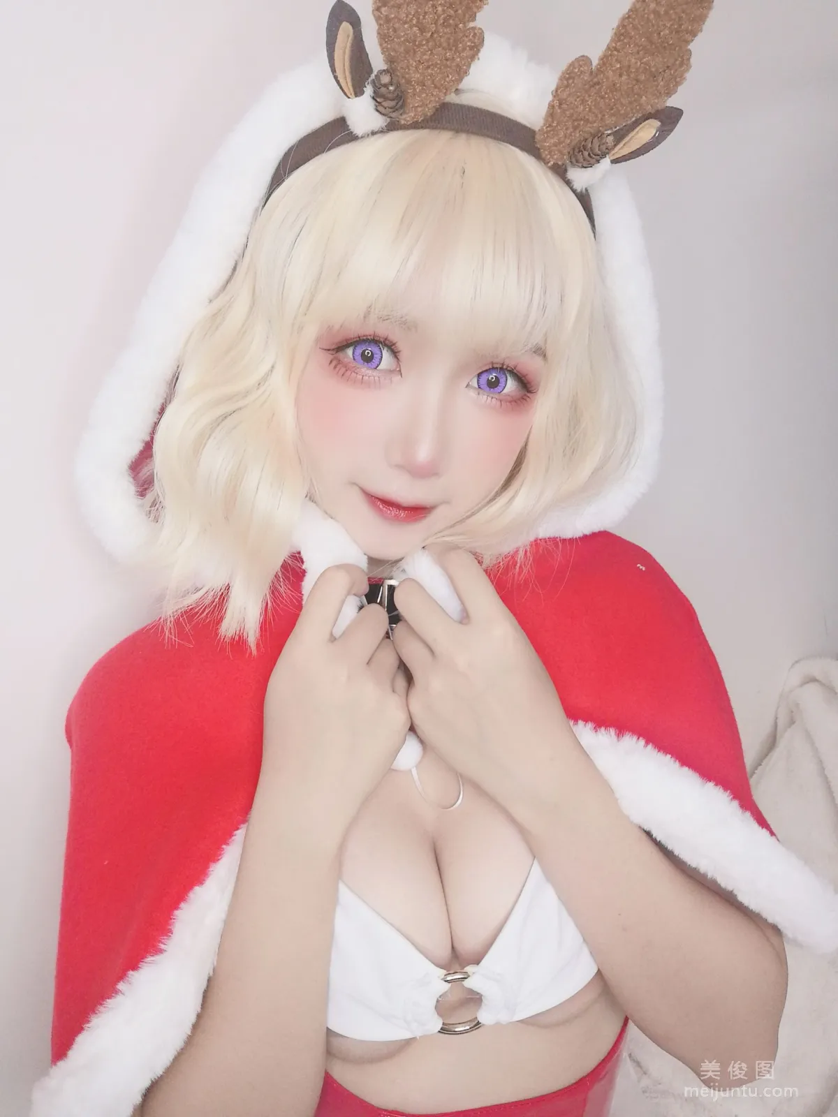 [Cosplay] Anime Blogger Yingluojiang w, Christmas Selfie, Photo Set photo 5