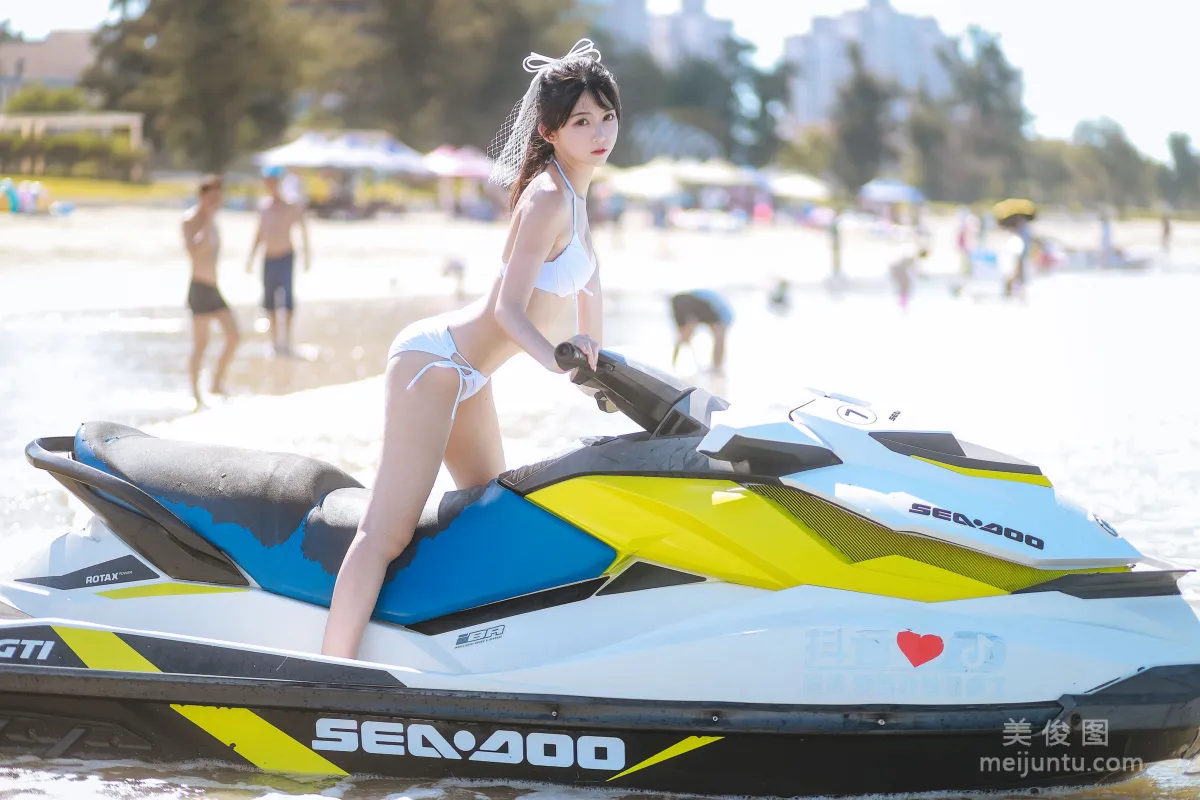 [COS福利] 超人气Coser鳗鱼霏儿 《海边》写真集19