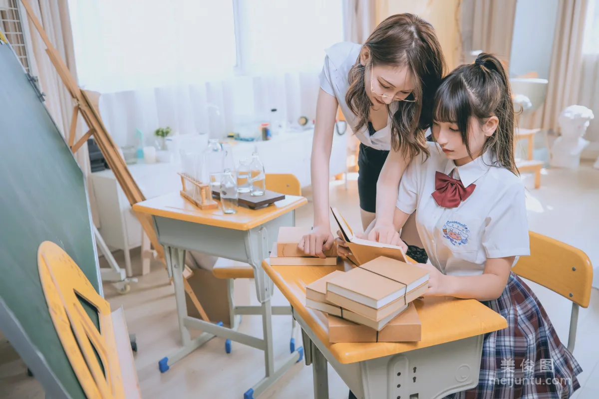 [COS福利] 萝莉神楽板真冬《数之歌》 百合教室 写真集150