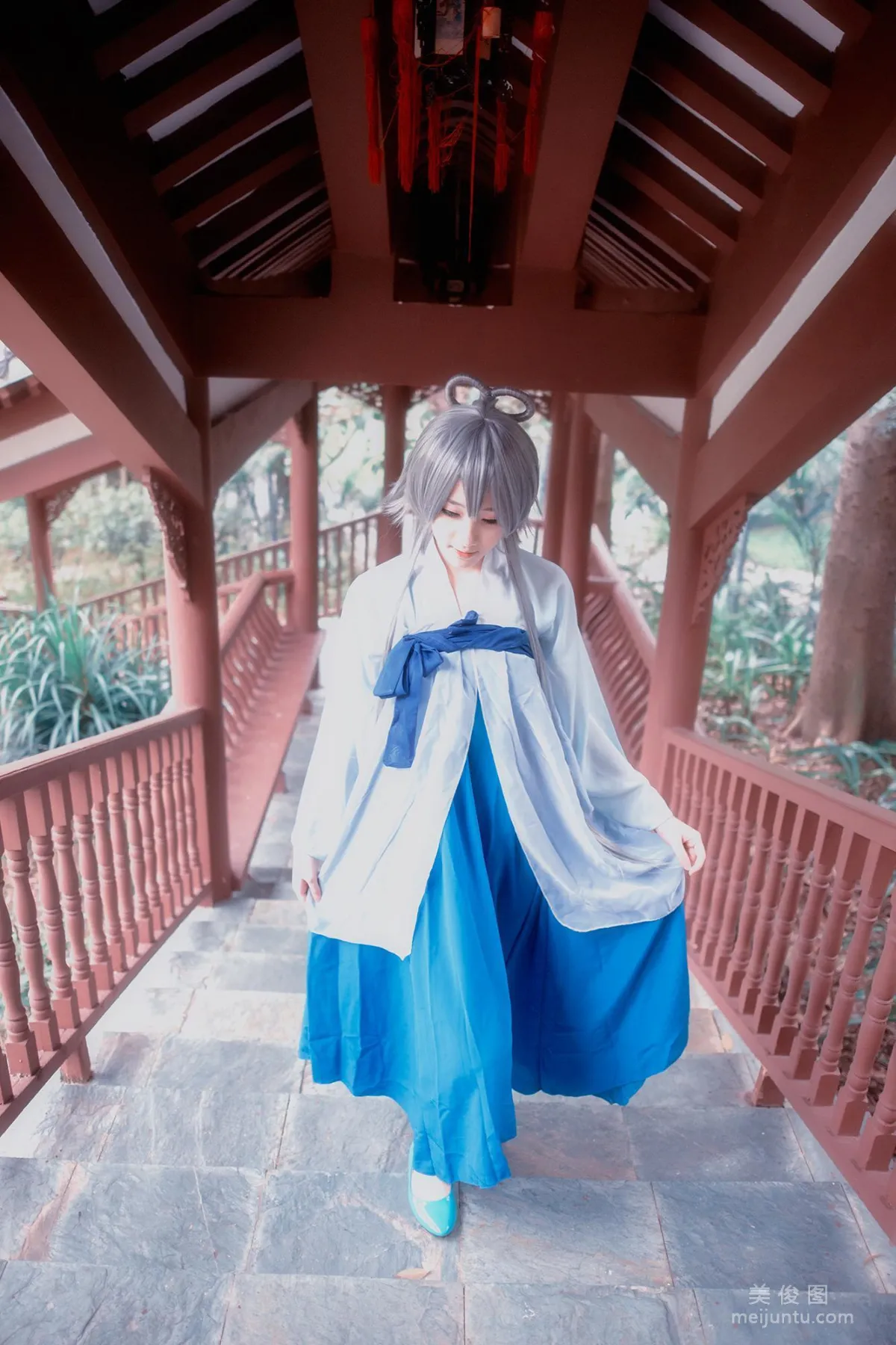 [COS] Anime Blogger Nantao Momoko, Luo Tianyi Photo Set photo 11