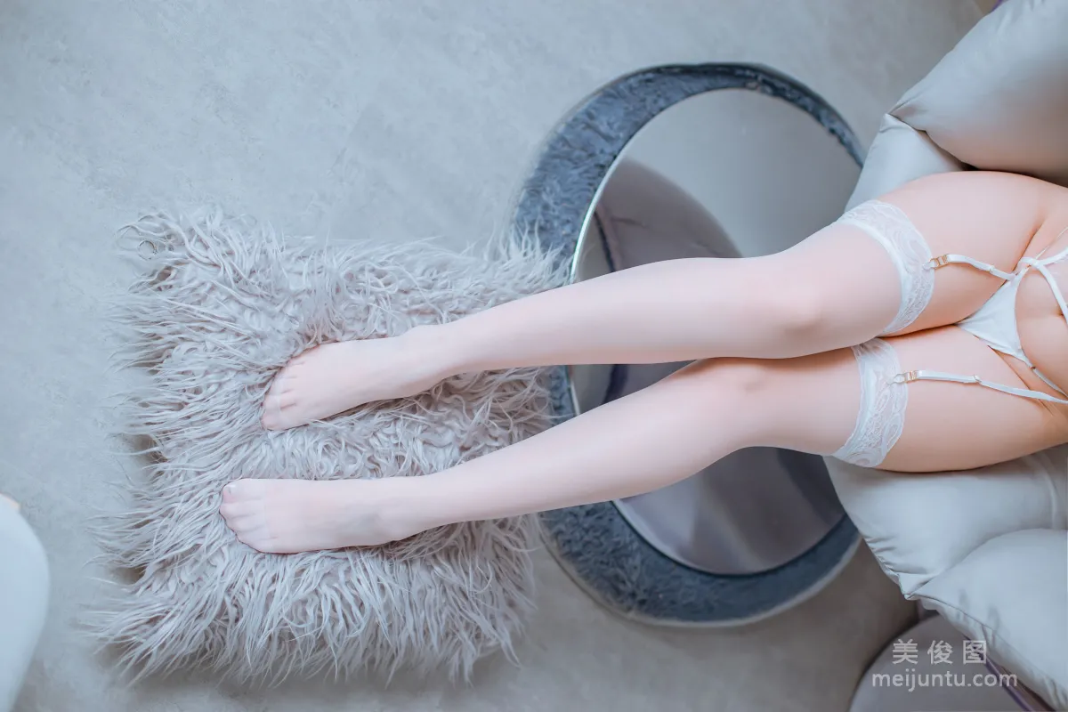 人气Coser二佐Nisa 《白精灵》 写真集30