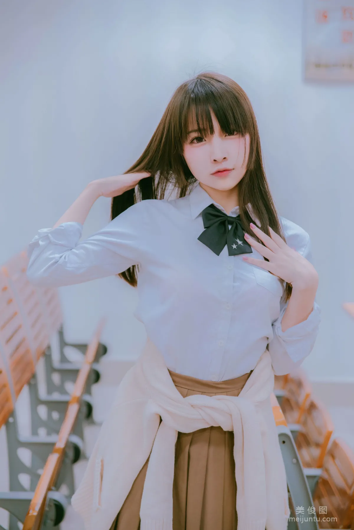 Erzuo Nisa: Web Idols photo 9