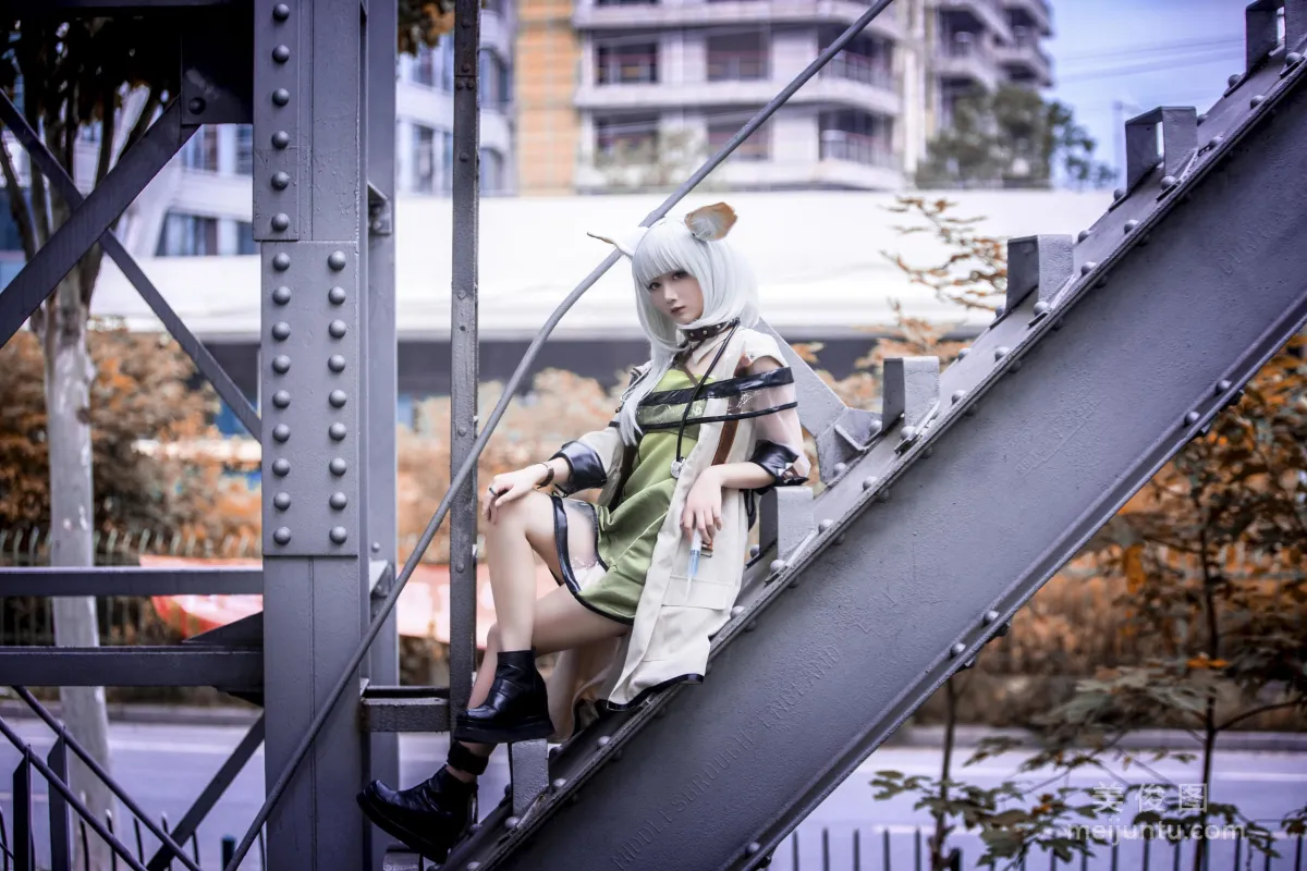 [COS] Anime Blogger Xianyin sic Arknights Photo Set photo 5