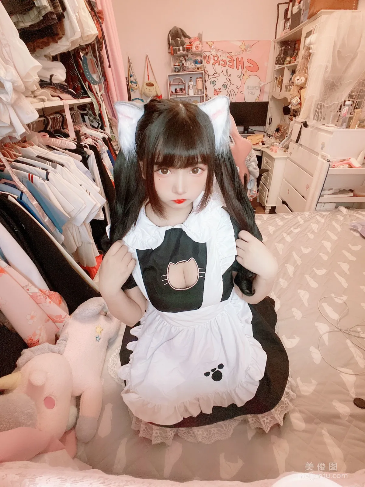 古川kagura 《黑絲開胸 貓耳女仆》 寫真集 50