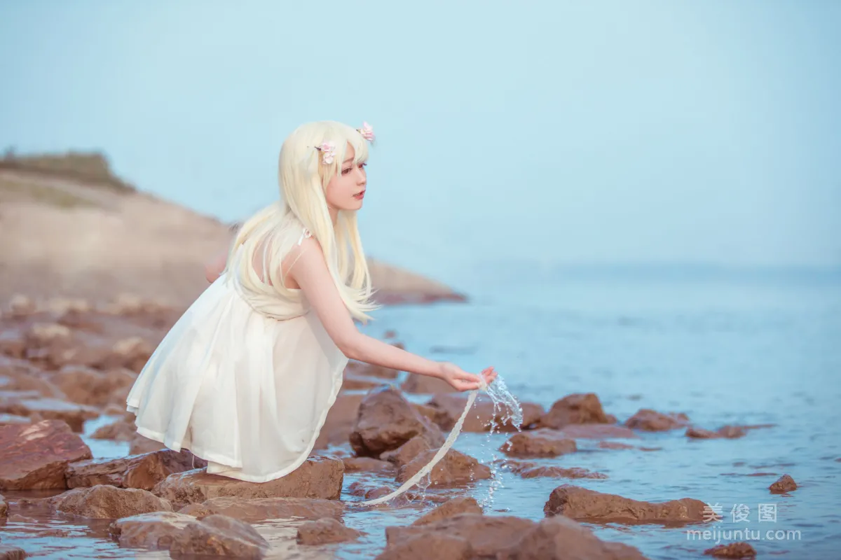 [COS] Anime Blogger Xianyin sic 'Illya White Dress' Photo Set photo 5