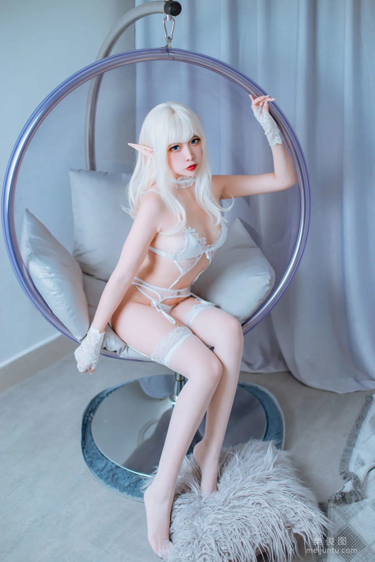 人气Coser二佐Nisa 《白精灵》 写真集9