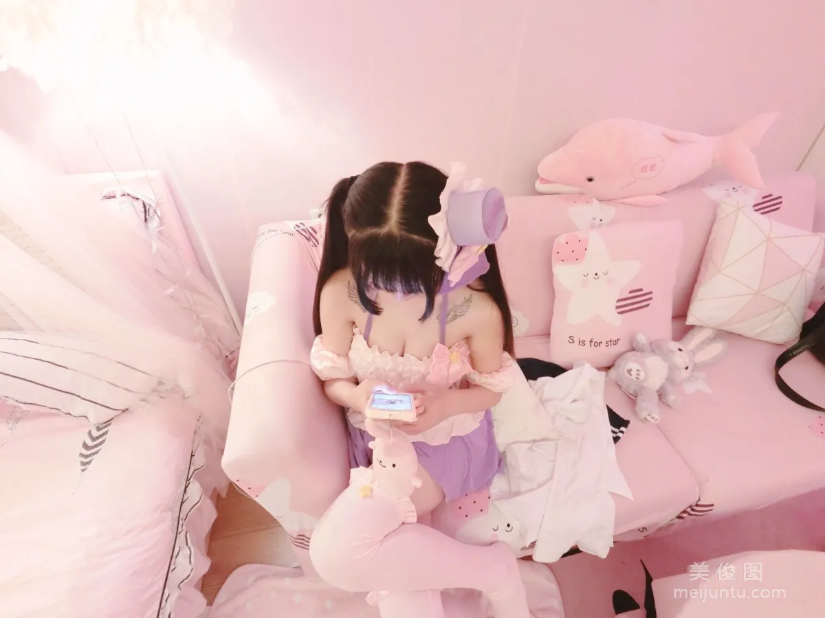 Si Miao: Web Idols photo 3