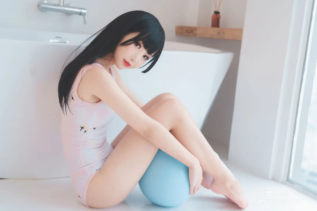 [COS Bonus] Cute Popular Coser Mianbing Xianer, Bathtub Bubbles Photo Set photo 34