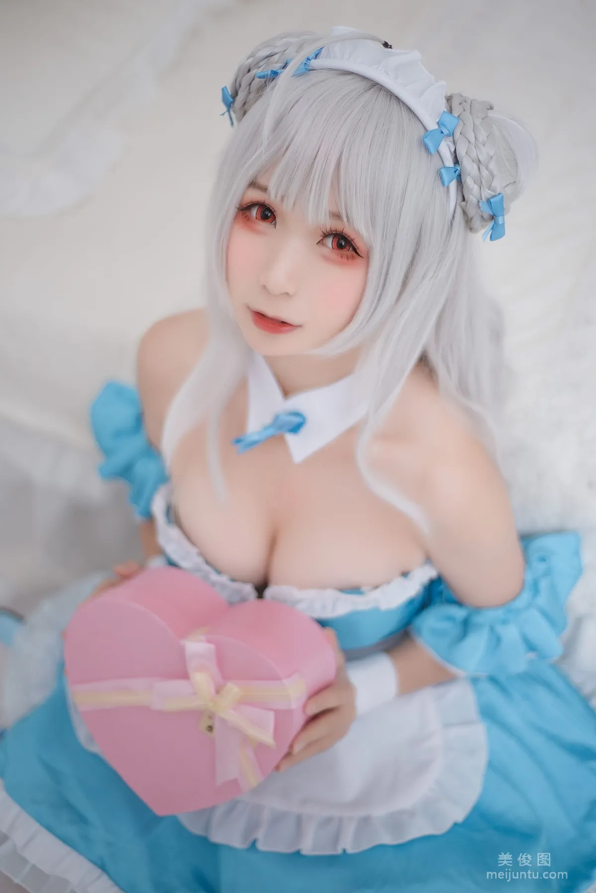 [COS Bonus] Anime Blogger Yingluojiang w Little Swan Maid Photo Set photo 2