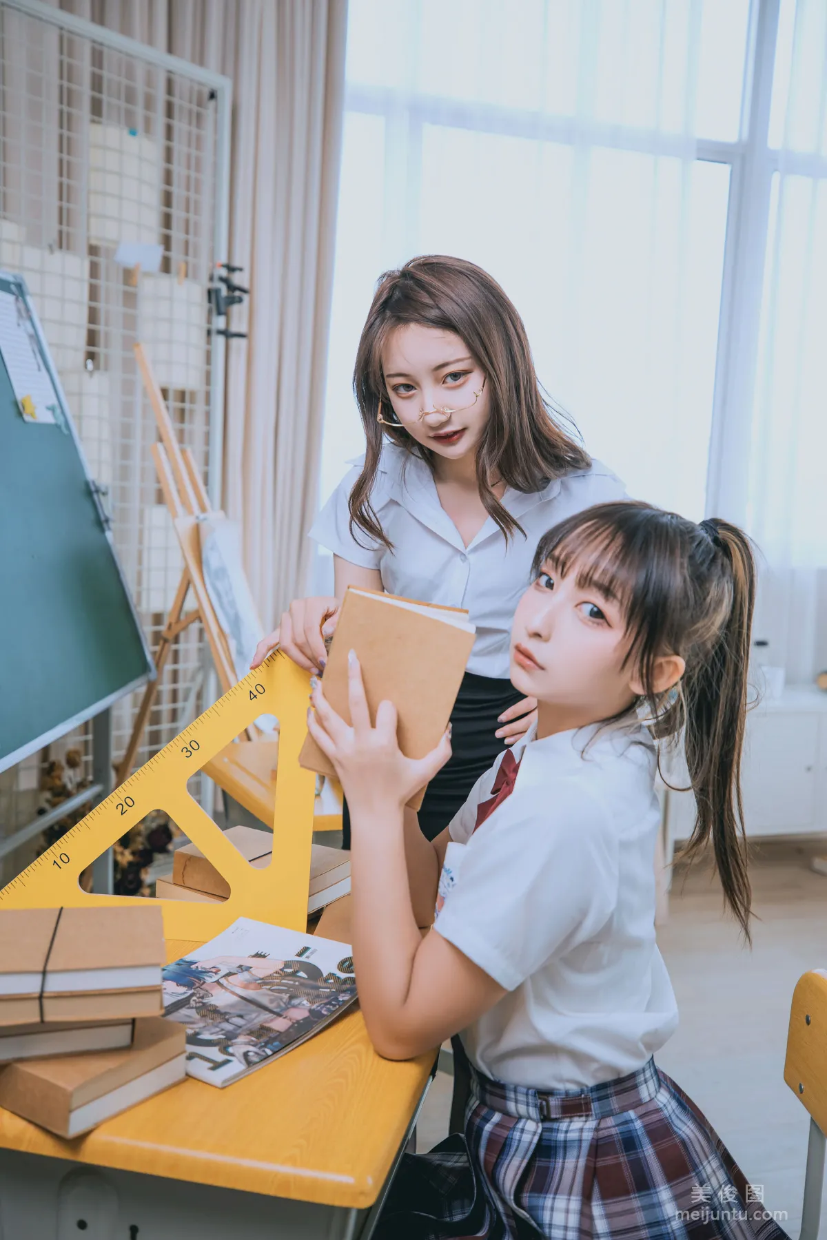 [COS福利] 蘿莉神楽闆真冬《數之歌》 百合教室 寫真集 10