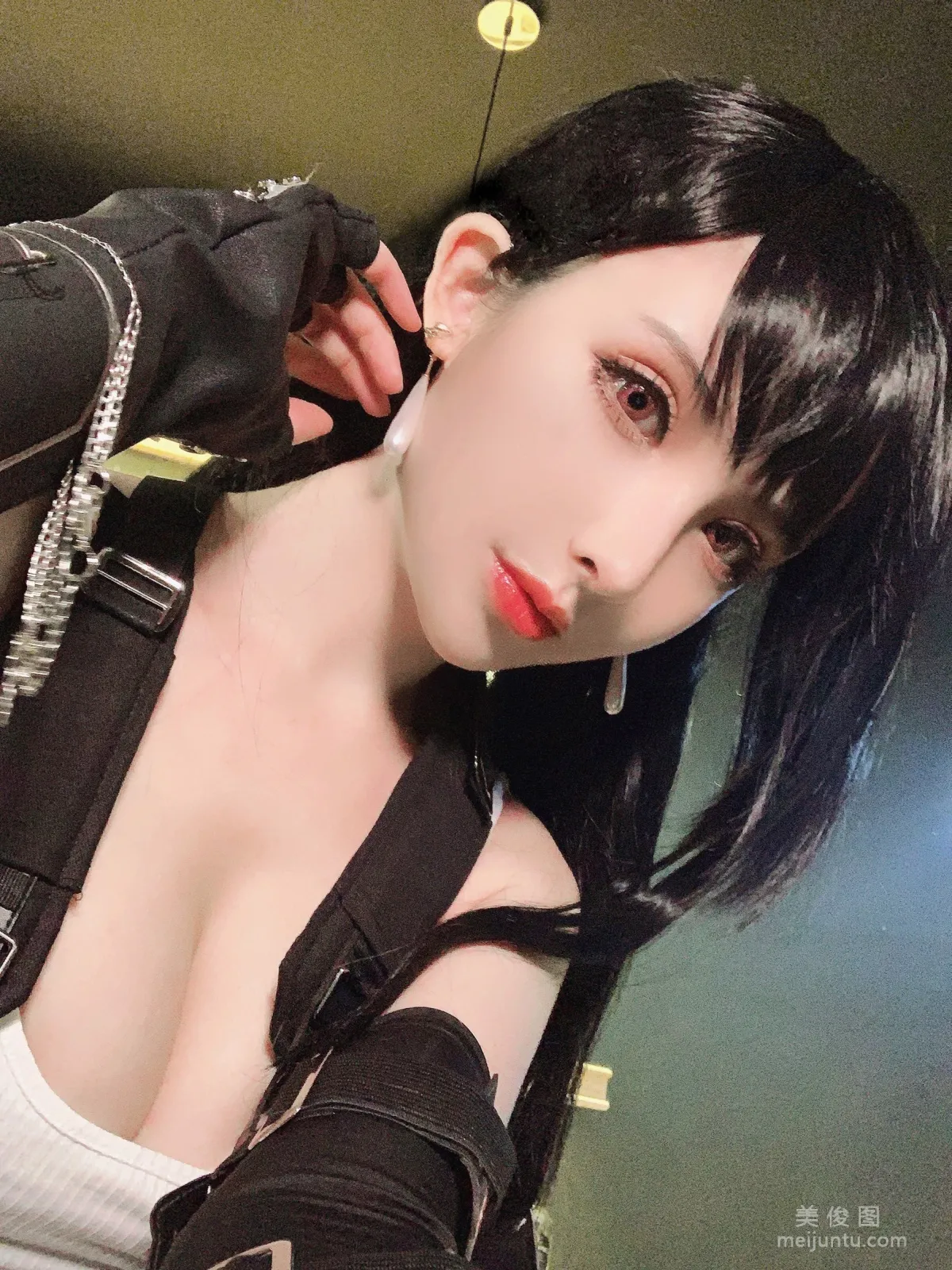 [COS福利] rioko凉凉子 《蒂法自拍》写真集8