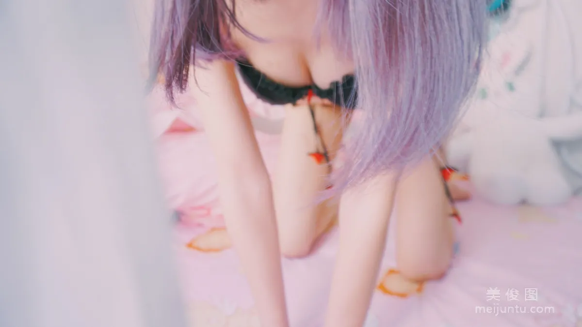 萌妹子眼酱大魔王w 《小恶魔内衣》 写真集1