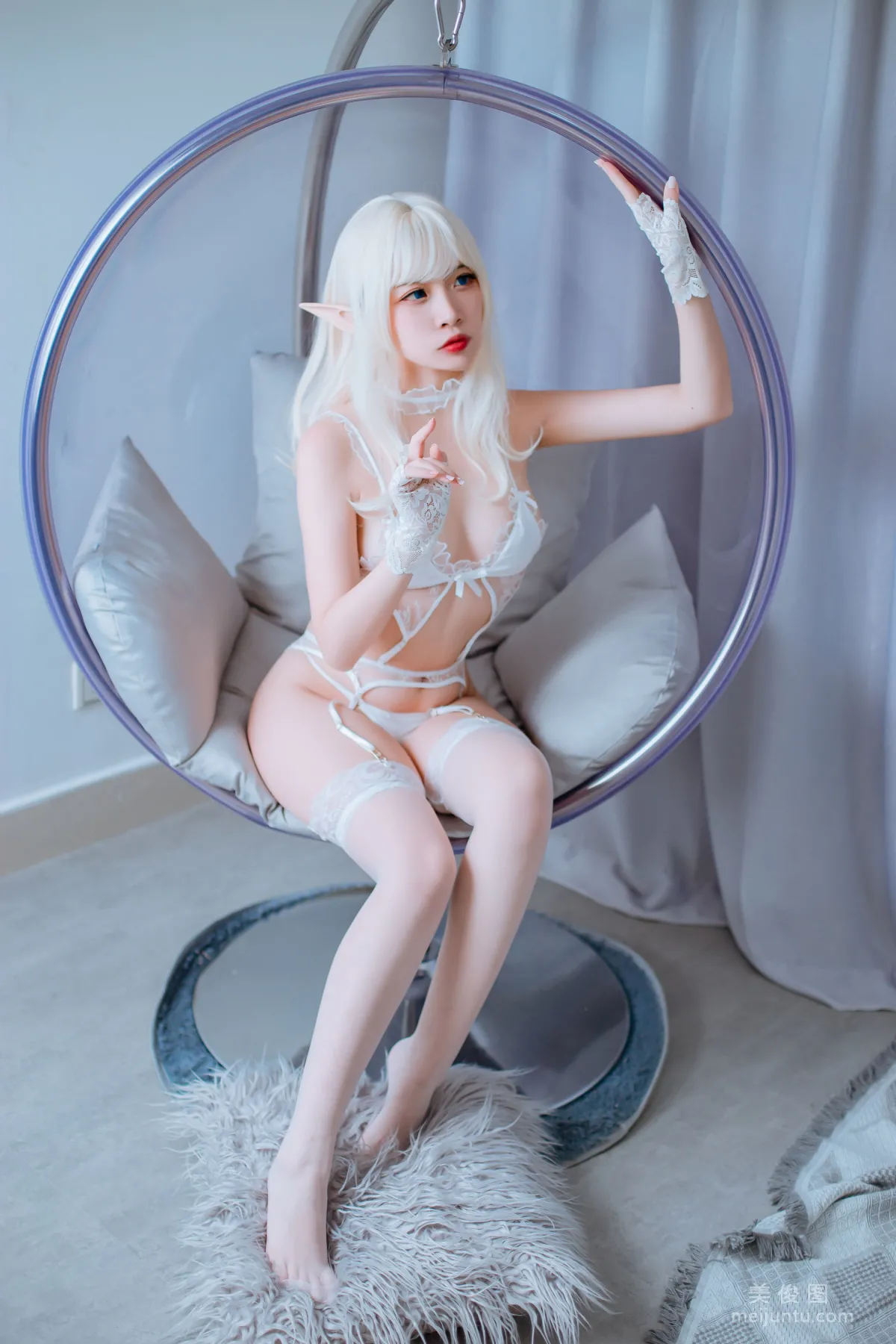 人气Coser二佐Nisa 《白精灵》 写真集11