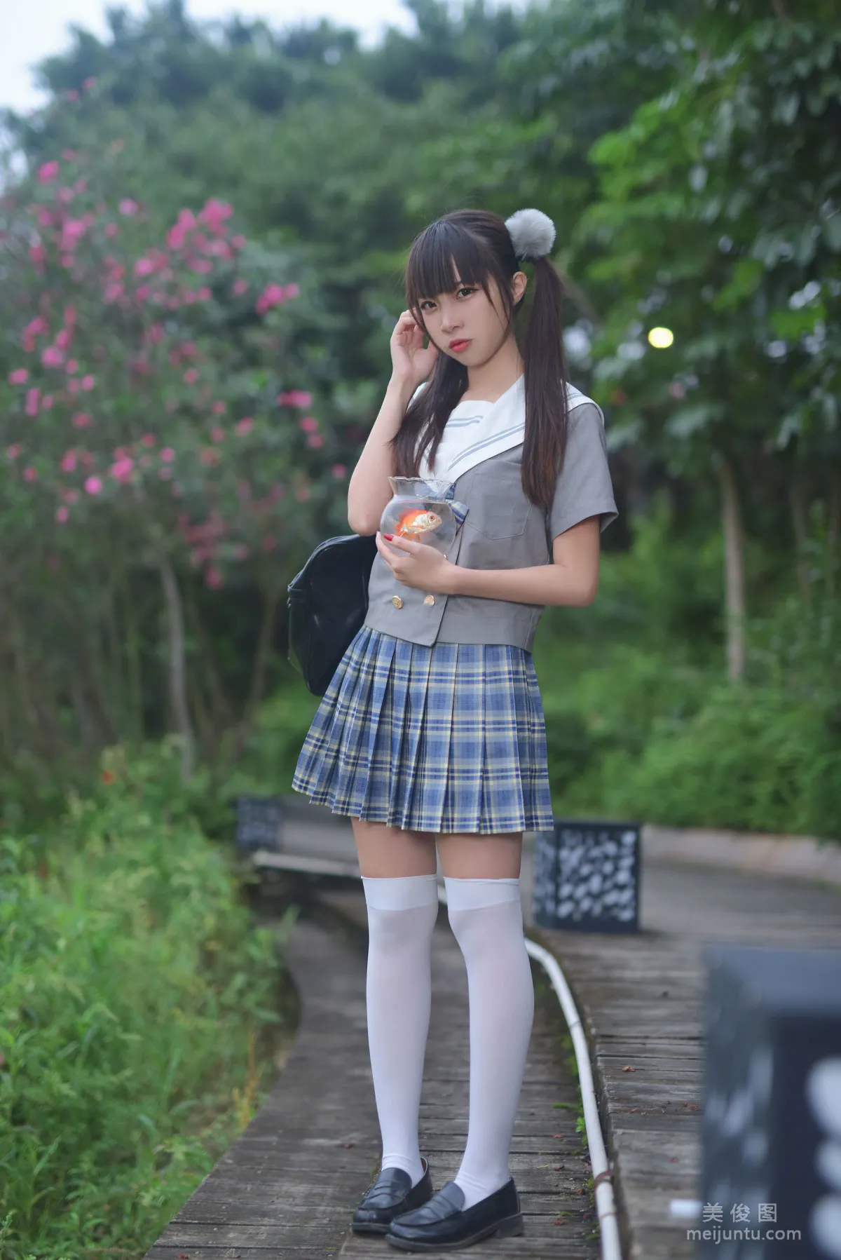 人氣Coser二佐Nisa 《JK水手服》 寫真集 18
