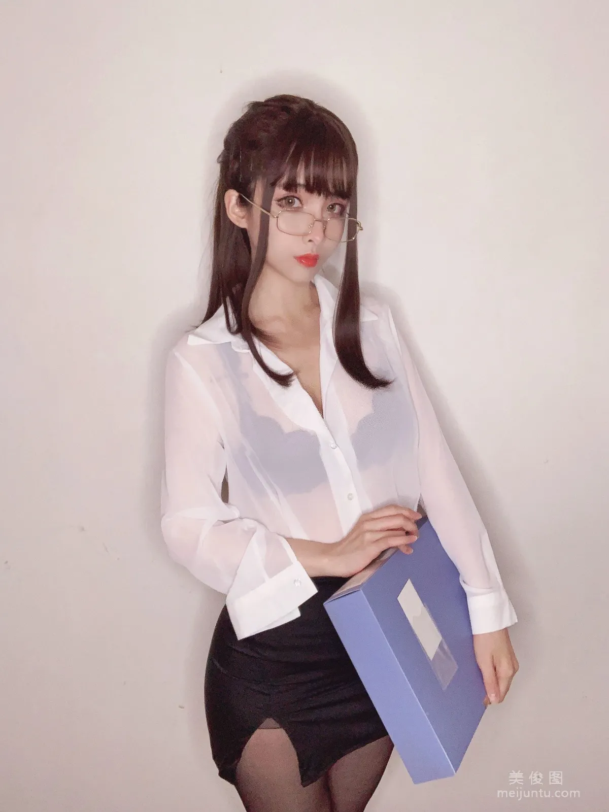 [COS Bonus] COS Bonus rioko Liang Liangzi Teacher Selfie Photo Set photo 15