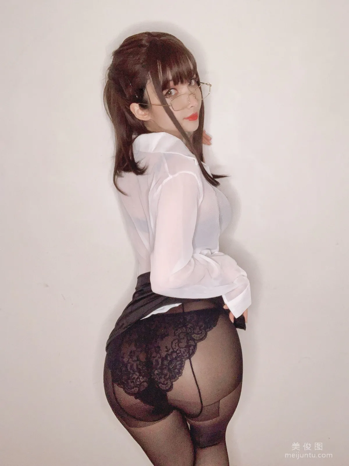 [COS Bonus] COS Bonus rioko Liang Liangzi Teacher Selfie Photo Set photo 12