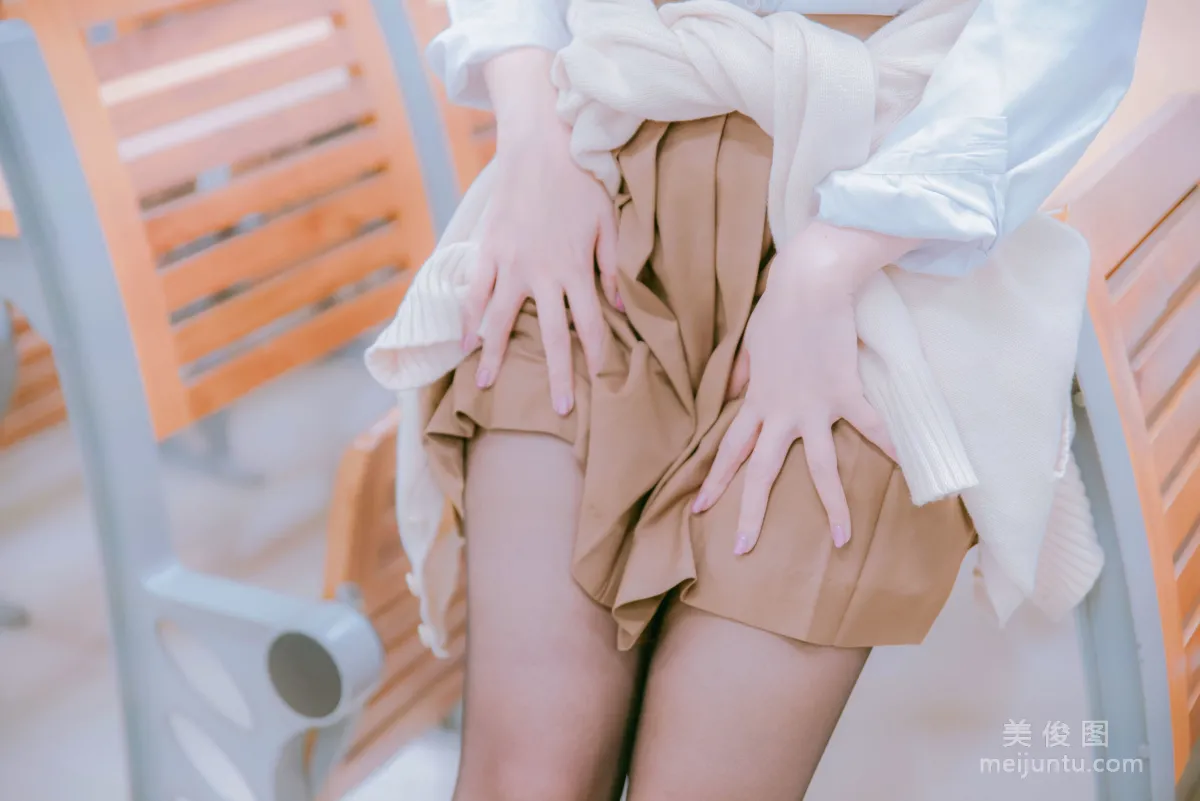 Erzuo Nisa: Web Idols photo 8