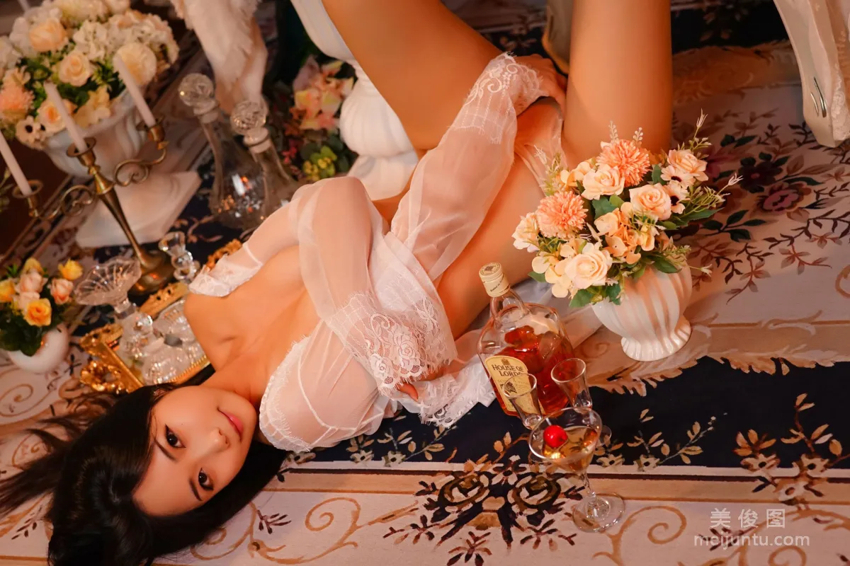 动漫博主曉美媽 《微醺》 写真集30