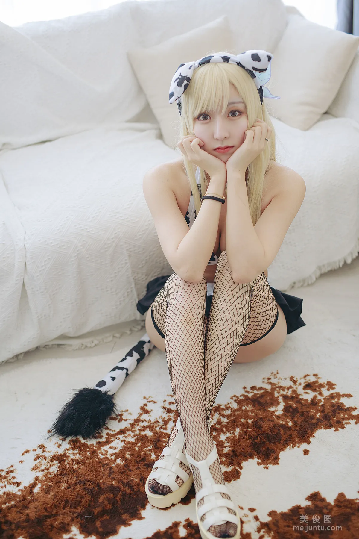 人气Coser黑川 《星奈 奶牛》 写真集15