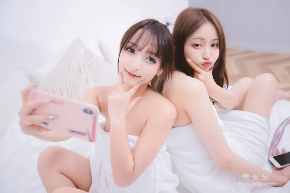 萝莉神楽板真冬 《笑颜水时计-夏日比基尼》 写真集149