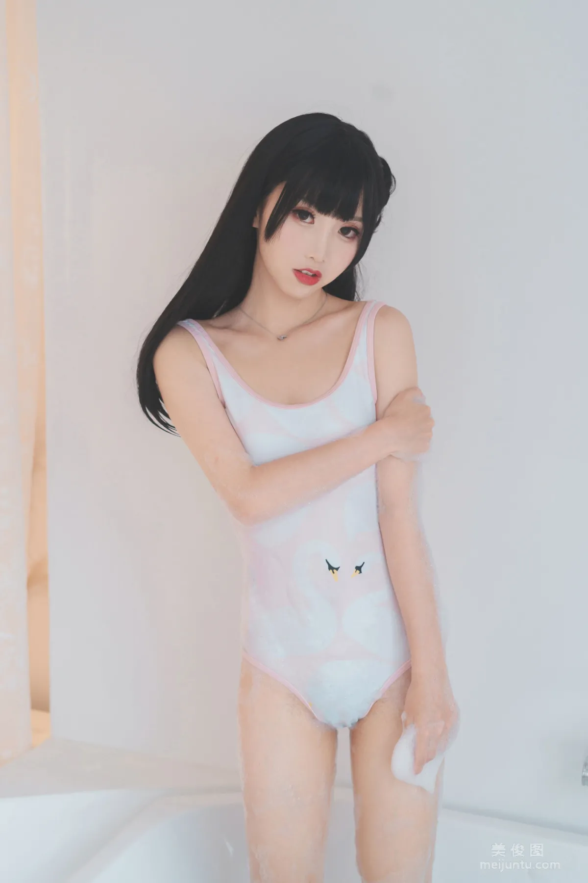 [COS Bonus] Cute Popular Coser Mianbing Xianer, Bathtub Bubbles Photo Set photo 20