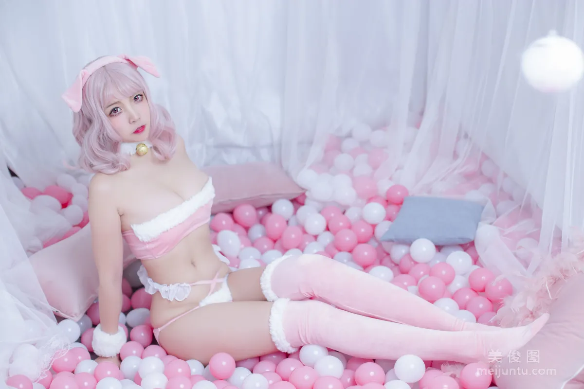 人气Coser二佐Nisa 《私房粉猪》 写真集9