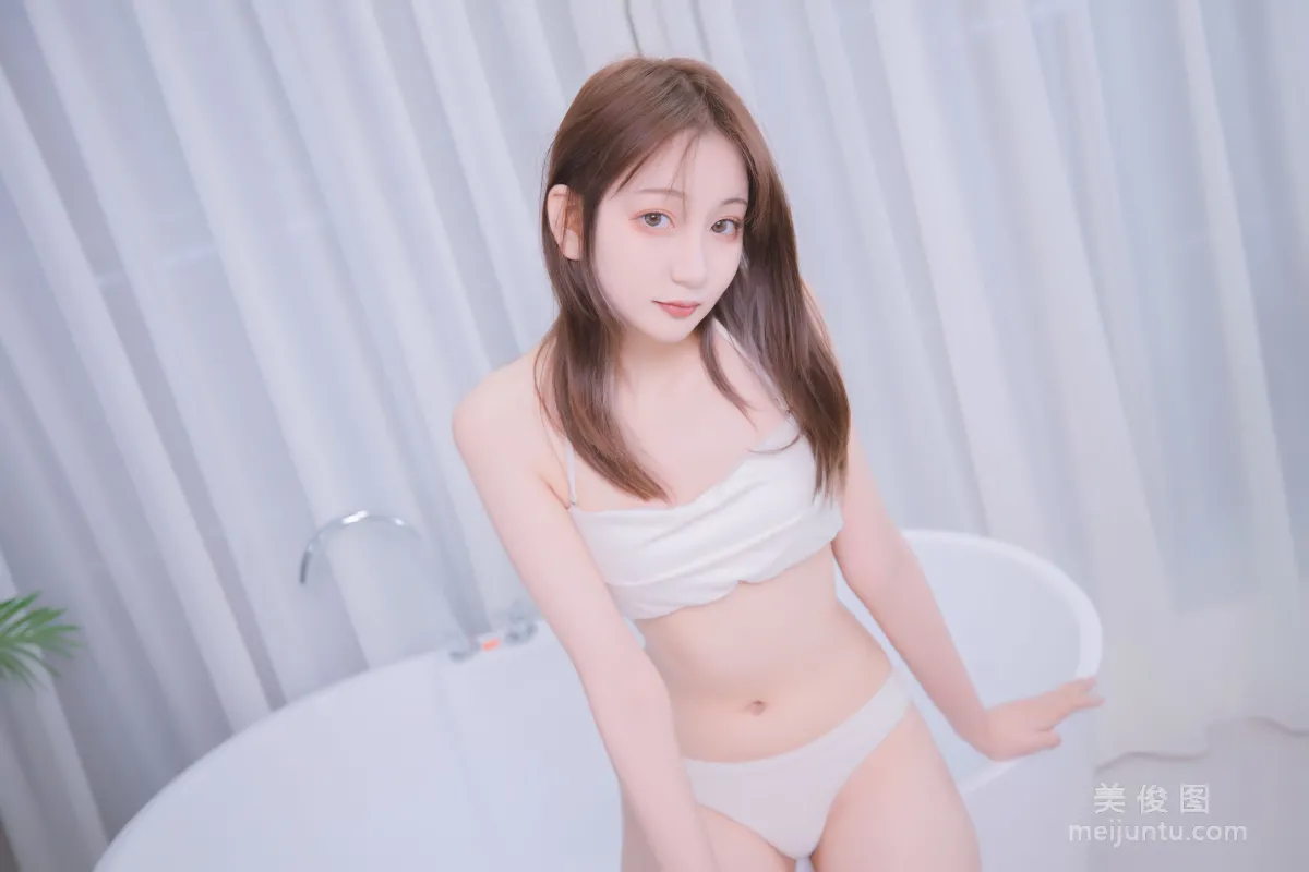 蘿莉神楽闆真冬 《笑顔水時計-夏日比基尼》 寫真集 125