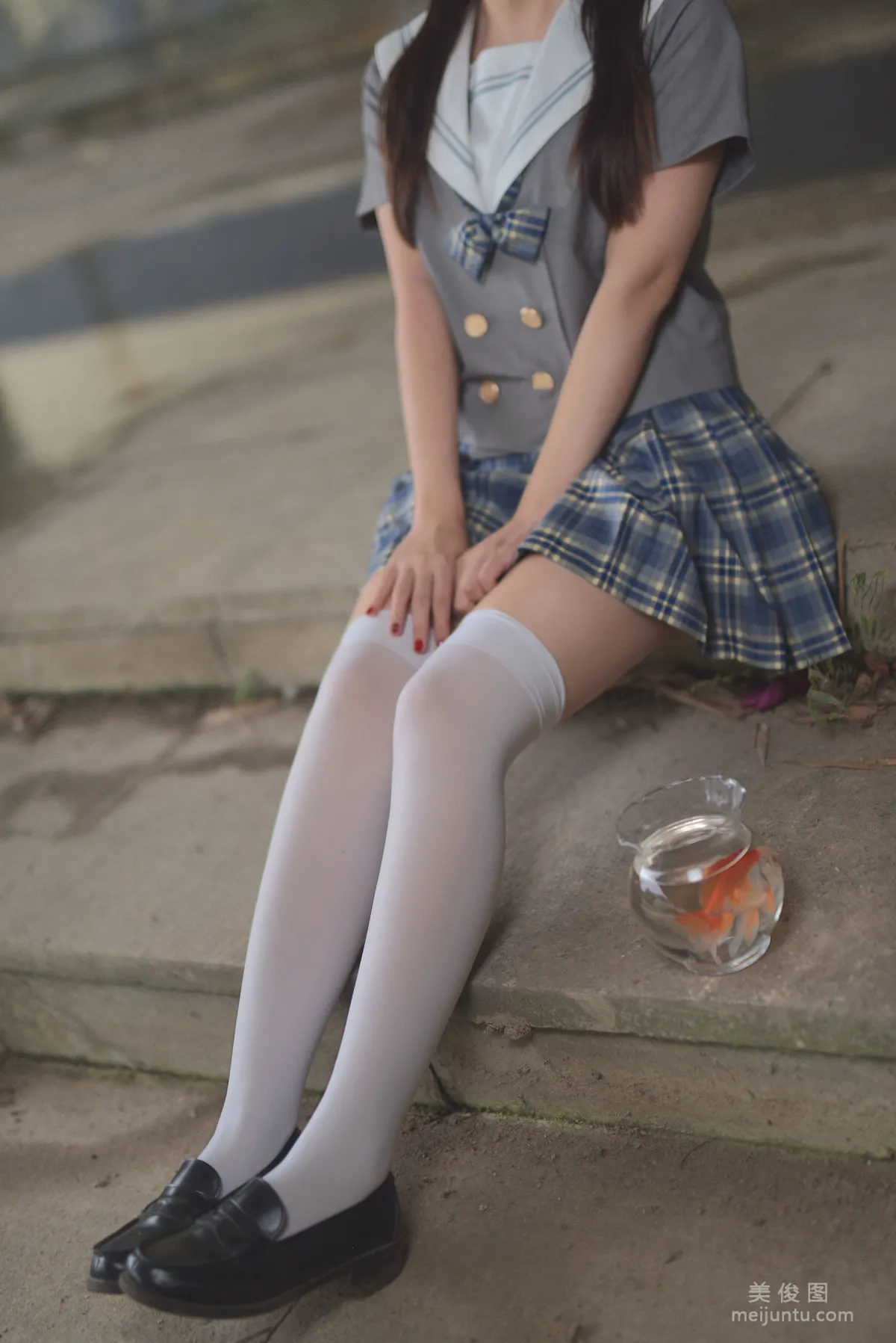 人氣Coser二佐Nisa 《JK水手服》 寫真集 11